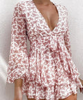 Roter Chiffon mit Blumenmuster